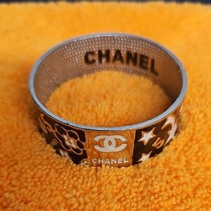 CHANEL ENAMEL BANGLE BRACELET BFPM-03-080